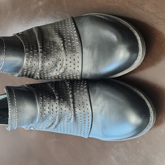 Earth Origins Ankle Booties -  Exxcellent Condition - Picture 6 of 7